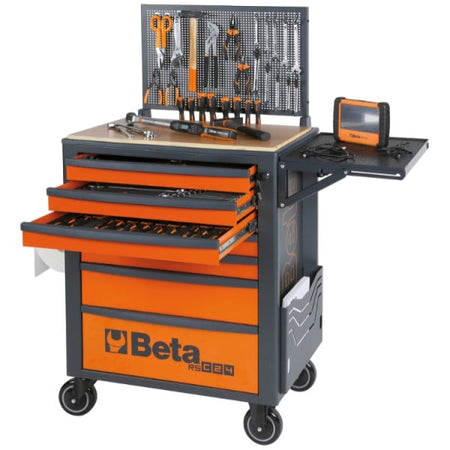 Beta RSC24/7 in werkplaatsopstelling met gereedschapspaneel, computersteun en geopende laden
